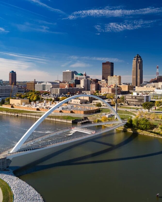 Home warranty in Iowa - beautiful air view of a  river in Iowa