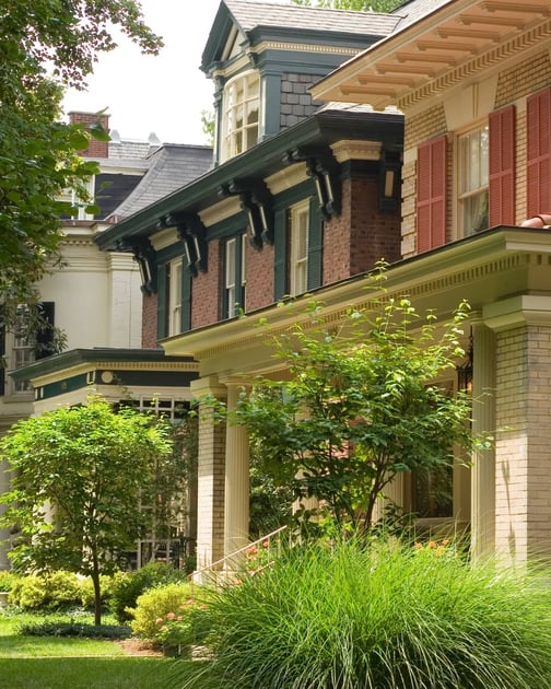 Home warranty in Kentucky - beautiful home and yard