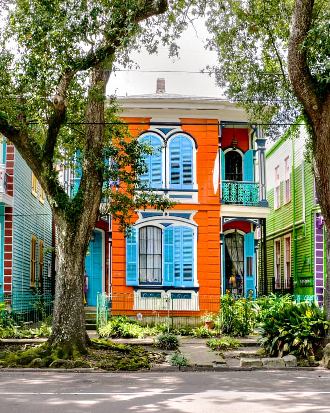 Home warranty in Louisiana - pic of a colorful home