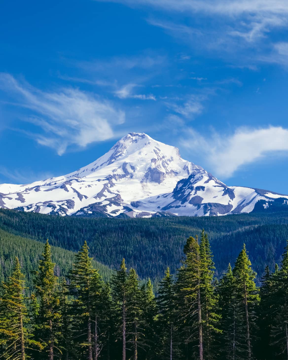 Home warranty in Oregon - Snowy mountain